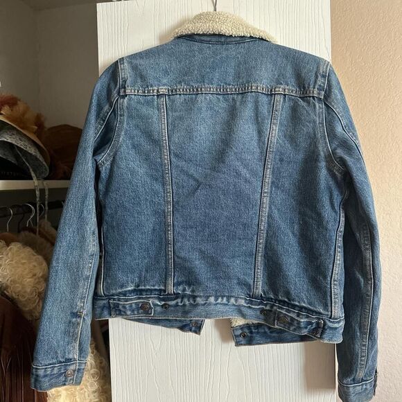 Levis Sherpa lined denim jacket xs/s - Picture 2 of 3